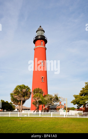 Ponce Inlet, FL - Mai 2010 - Phare de Ponce Inlet, achevée en 1887, est le plus haut phare en Floride Banque D'Images