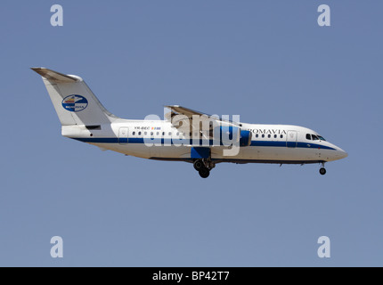 Romavia British Aerospace 146-200 sur avion de petite approche. Vue de côté. Banque D'Images