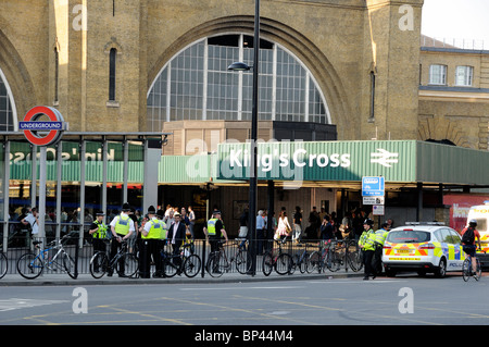 L'extérieur de la gare de King's Cross Londres Angleterre Royaume-uni Grande-Bretagne Banque D'Images