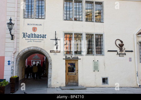 Restaurant dans le centre de la partie ancienne de Tallinn, Estonie, Site du patrimoine mondial Banque D'Images