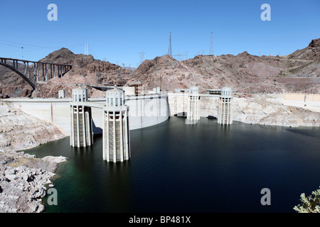 Le lac Mead et le barrage Hoover sur le fleuve Colorado à l'ouest des États-Unis. Banque D'Images