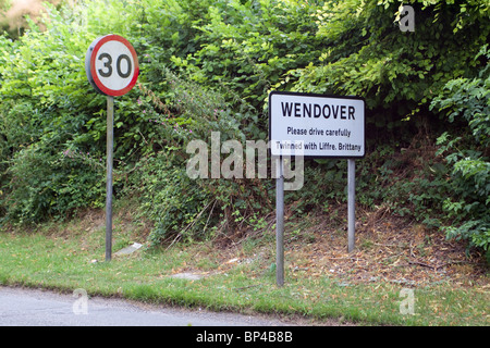 Plaque de rue pour le village de Wendover dans Buckinghamshire Banque D'Images