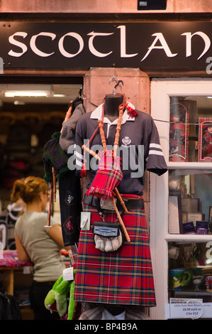 Boutique touristique écossais sur Edinburgh's Royal Mile. Banque D'Images