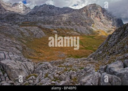 Vega de Liordes. Massif Central. Parc national des Picos de Europa. Leon province. Castilla y Leon. L'Espagne. Banque D'Images