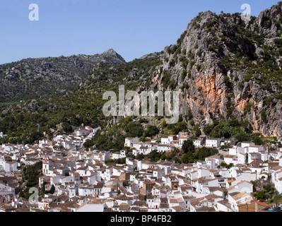 Vue sur les toits d'Ubrique, Sierra de Cádiz, Andalousie, espagne. Banque D'Images