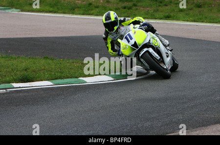 GNS Racing Team Honda CBR 600 venant par Edwina's à Mallory Park Banque D'Images