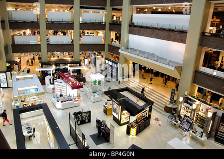 Atrium intérieur de magasin Stockmann, Helsinki, Uusimaa, Région de la République de Finlande Banque D'Images