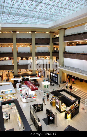 Atrium intérieur de magasin Stockmann, Helsinki, Uusimaa, Région de la République de Finlande Banque D'Images