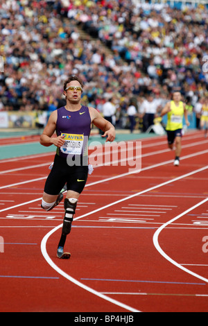 Oscar Pistorius briser le record du monde 400m chez Aviva London Grand Prix, Crystal Palace, Londres. Banque D'Images