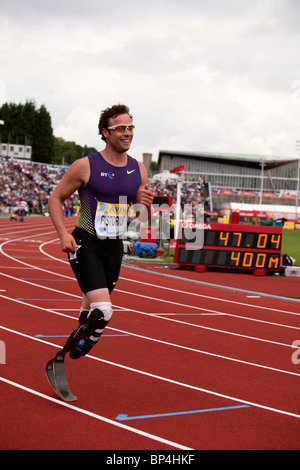 Oscar Pistorius briser le record du monde 400m chez Aviva London Grand Prix, Crystal Palace, Londres. Banque D'Images