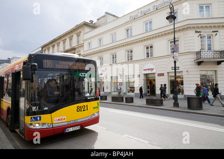 La rue Nowy Swiat, Varsovie Pologne. Banque D'Images