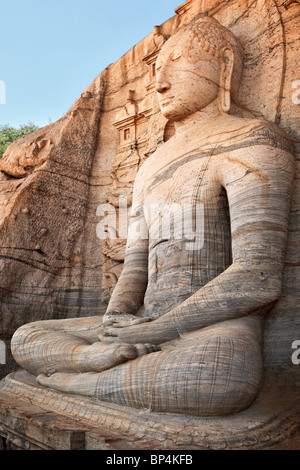 L'ancienne image de Bouddha assis Banque D'Images