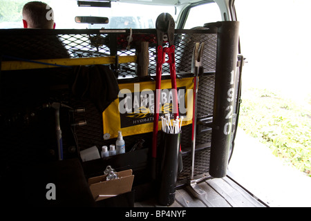 À l'intérieur de swat police van. Outils d'entrée. Bélier, coupe-boulons, flexcuffs etc. l'unité des stupéfiants de la rue. Kansas City, MO, PD. Banque D'Images