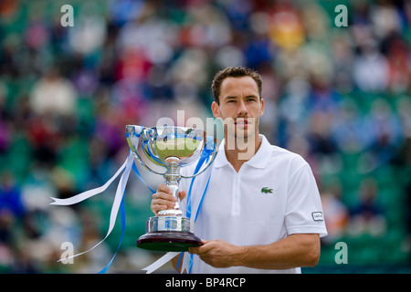 Michael Llodra de France vainqueur d'AEGON International 2010 ATP des célibataires fin Banque D'Images