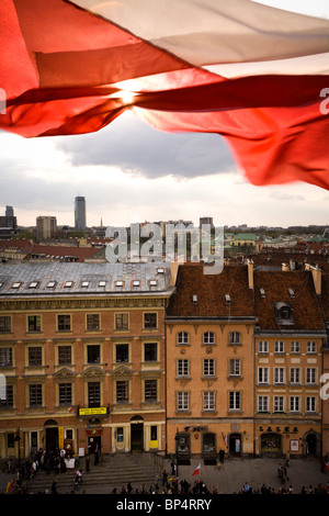 Pologne Varsovie : drapeau à la mémoire du président Lech Kaczynski et 95 autres... Banque D'Images