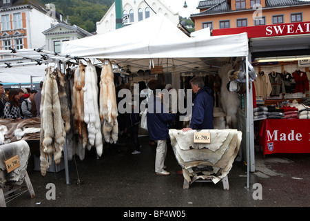 Fjord Bergen Harbour Market place en Norvège Banque D'Images