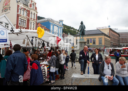 Fjord Bergen Harbour Market place en Norvège Banque D'Images