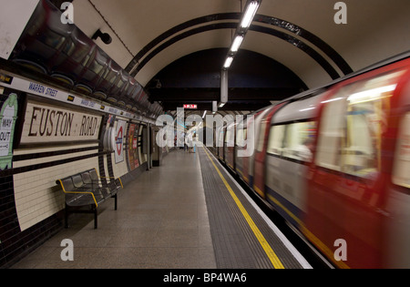 La station de métro Warren Street - ligne du Nord - Londres Banque D'Images