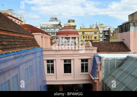 Bâtiments autour de la Casa de Cultura Mario Quintana, Porto Alegre, Rio Grande do Sul, Brésil Banque D'Images