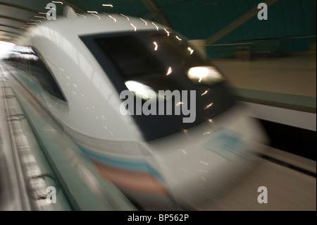 La Chine, Shanghai. Le maglev train (train le plus rapide du monde). Banque D'Images