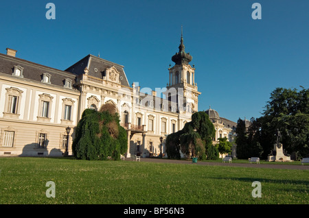 Jardin du Palais Festetics baroque (Musée du Château Helikon Keszthely) près du lac Balaton, Hongrie Banque D'Images