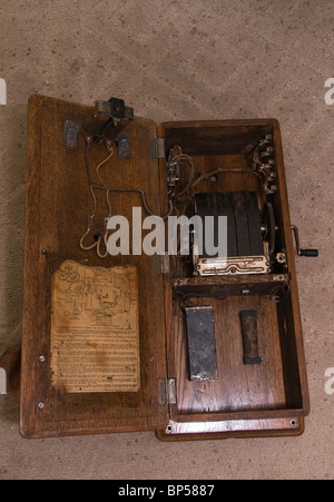 Vieux mur en bois à l'intérieur de téléphone. Banque D'Images