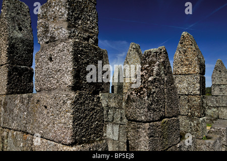 Le Portugal, Minho : Détail de la cité médiévale du château de tours de granit à Guimaraes de São Miguel Banque D'Images