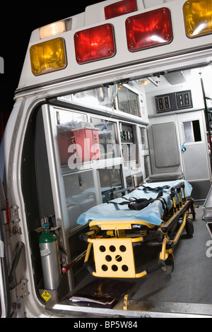 L'intérieur d'ambulance Banque D'Images