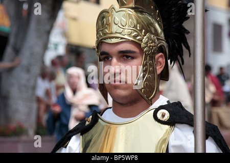 Le jeu de la passion du Vendredi saint qui a lieu chaque année à la Calle Grande Adeje avec la participation de plus de 300 acteurs et la population locale Banque D'Images