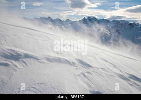 Vent fort, BLIZZARD, TEMPÊTE DE NEIGE, LA BANQUE DE NEIGE, FELLHORN MOUNTAIN, PRÈS DE OBERSTDORF, région de l'Allgaeu, Bavaria, GERMANY Banque D'Images
