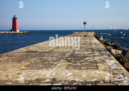 Brise-lames Est Manistique Lighthouse Banque D'Images