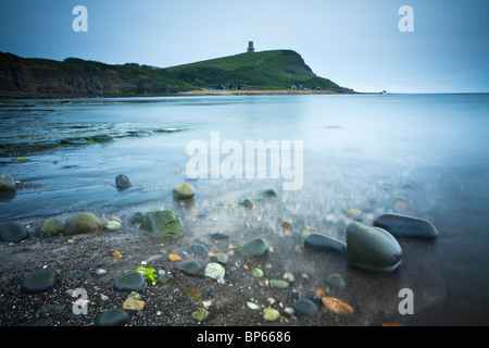 Plage de Kimmeridge et les corniches en regardant vers la tour Clavell, Dorset, UK Banque D'Images