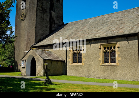 Entrée à l'église St Oswald en été Grasmere Cumbria Angleterre Royaume-Uni Grande-Bretagne Banque D'Images