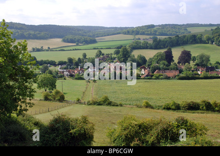 Turville village et paysage de Chiltern en été, Buckinghamshire, England, UK Banque D'Images