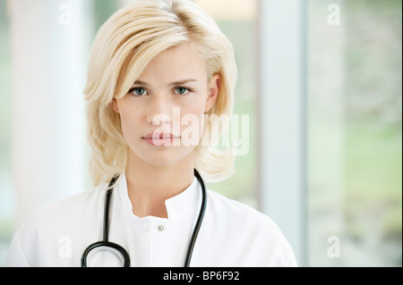 Portrait d'une femme médecin Banque D'Images