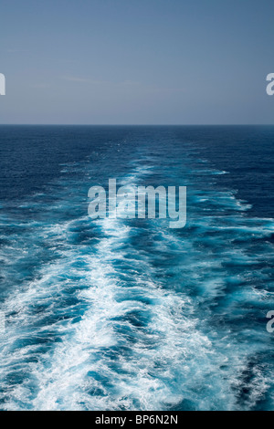 Sillage d’un bateau Banque D'Images