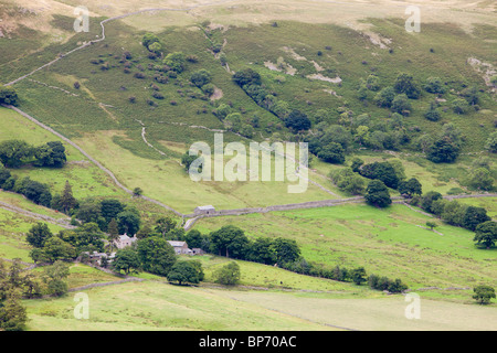 En regardant vers le bas à partir de Swindale Mosedale dans le nord-est du Lake District, Cumbria, Royaume-Uni. Banque D'Images