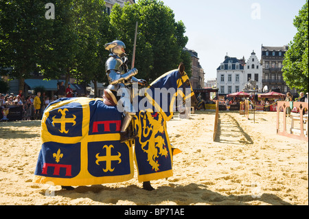 Médiévaux de chevaliers à la place du Sablon, Bruxelles, Belgique Banque D'Images