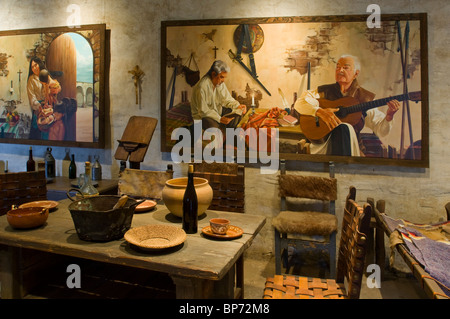 Pièce de vie traditionnel dans le musée à la mission de San Juan Capistrano, San Juan Capistrano, Californie Banque D'Images