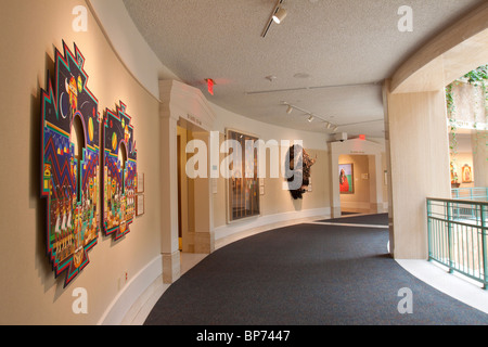 Œuvres d'artistes locaux sur l'affichage dans les couloirs du New Mexico State Capitol building ou statehouse dans Santa Fe Banque D'Images