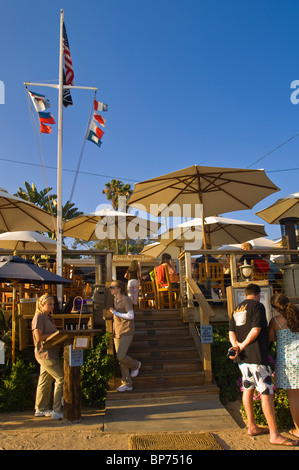 Dîner en plein air au Beachcomber Cafe, Crystal Cove State Park Historic District, Corona del Mar, Newport Beach, Californie Banque D'Images