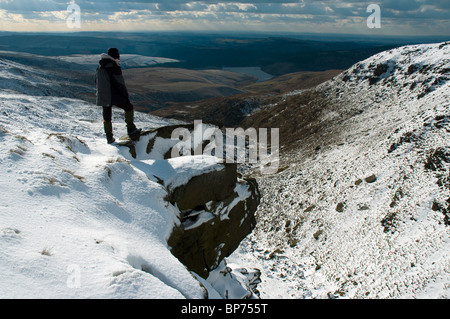 Réservoir de Kinder du plateau scout de Kinder en hiver, près de Hayfield, Peak District, Derbyshire, Angleterre, Royaume-Uni Banque D'Images