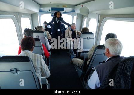 Vue de l'intérieur au cours de vol touristique dans un dirigeable dirigeable Zeppelin NT, Friedrichshafen, Bade-Wurtemberg, Allemagne Banque D'Images