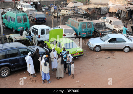 L'Afrique de l'Ouest Mali Bamako , garage automobile et la vente de voitures d'Europe Banque D'Images