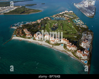 Vue aérienne au-dessus de l'Île Fisher Biscayne Bay Miami Dade County Florida Banque D'Images