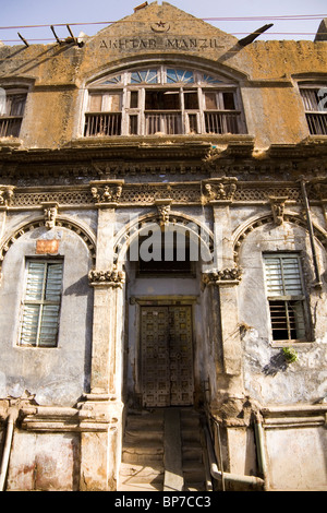 Le Manzil Akhtar, l'un des nombreux bâtiments une fois grand à Junagadh, Gujarat, Inde. Banque D'Images