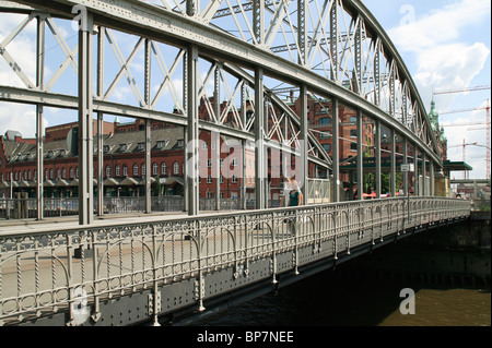 Un pont sur le canal d'Nicolaifleet, Hambourg, Allemagne Banque D'Images