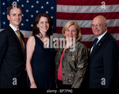 Brian Murphy, Joy Murphy, Peggy Wyman, Michael 'Mike' Wyman Portrait officiel Banque D'Images