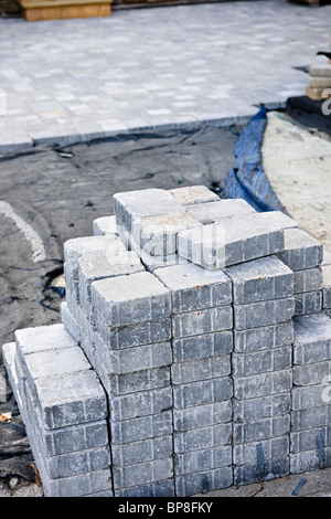 Des piles de pierres imbriquées pour l'installation d'entrée de l'aménagement paysager Banque D'Images