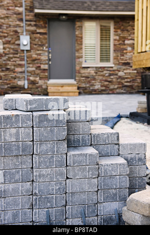 Des piles de pierres imbriquées pour l'installation d'entrée de l'aménagement paysager Banque D'Images